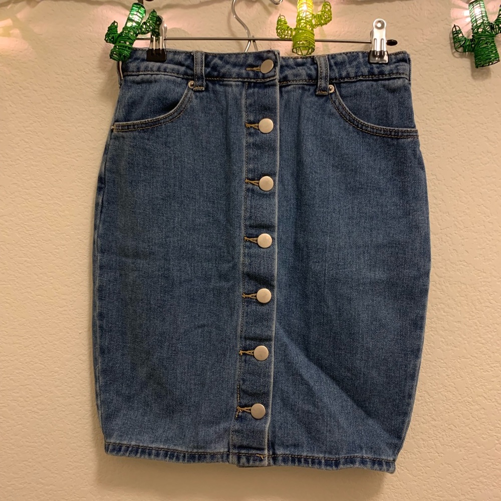 FOREVER 21 Button Denim Skirt